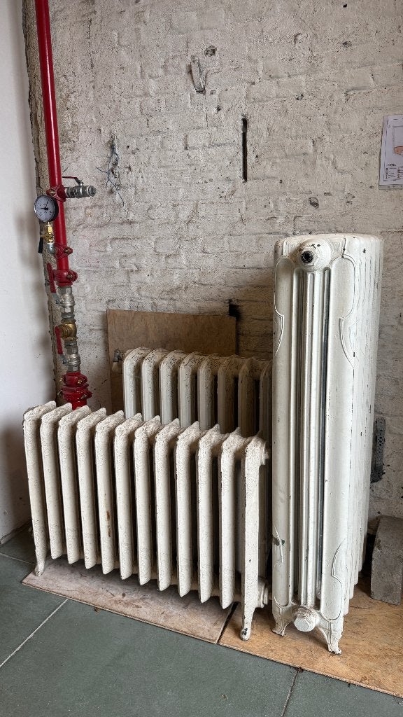 oude gietijzeren radiatoren enkel nog deze foto 1, Ophalen, Radiator