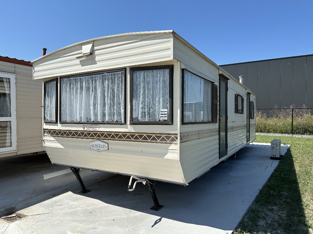 Depot 13 – Boston 900 x 310 cm – 2 slaapkamers, Caravans en Kamperen, Stacaravans, Ophalen