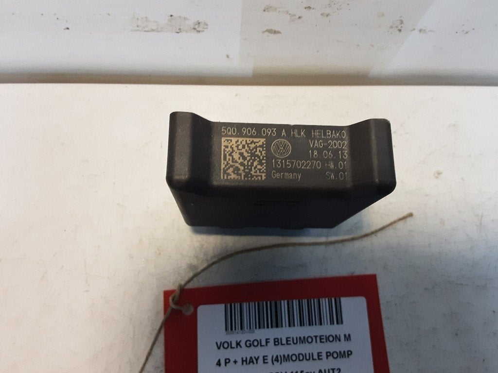 ORDINATEUR POMPE A CARBURANT Golf Sportsvan (AUVS), Volkswagen, Mevr. I. Hauben, Utilisé, Rue de l'Espoir 34 34
4030  GRIVEGNÉE, BE