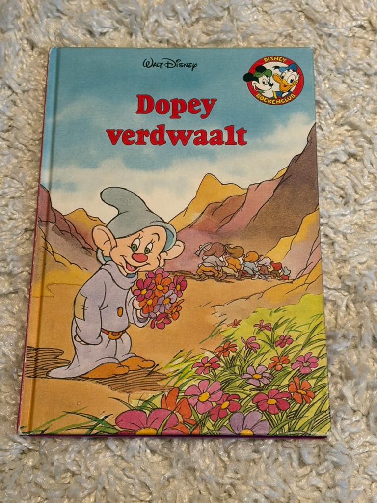 Disney boekenclub - Dopey verdwaalt, Ophalen of Verzenden, Gelezen, Jongen of Meisje, Fictie algemeen