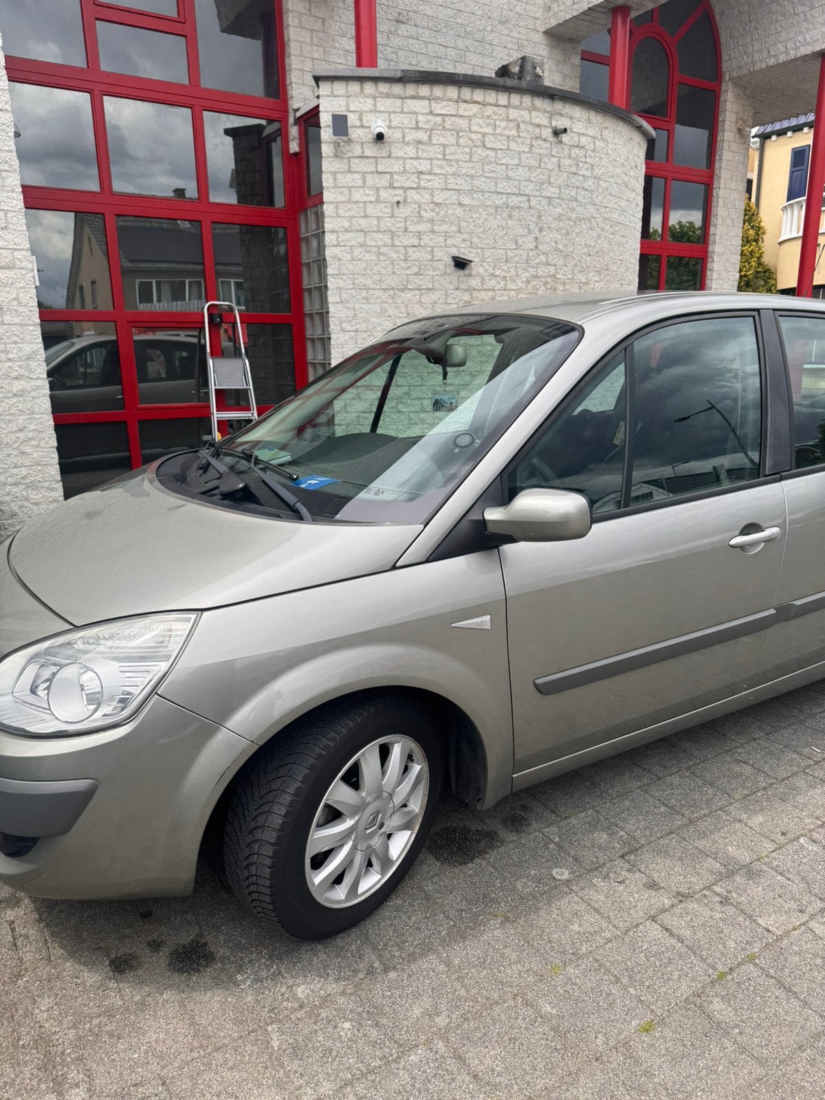 Renault scenic 1.6 benzine, Auto's, Voorwielaandrijving, Euro 5, Stof, Zwart