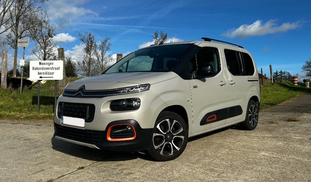 Citroën Berlingo - 2019 - 125 406 km 1.2 Essence, Ordinateur de bord, Argent ou Gris, Achat, Euro 6