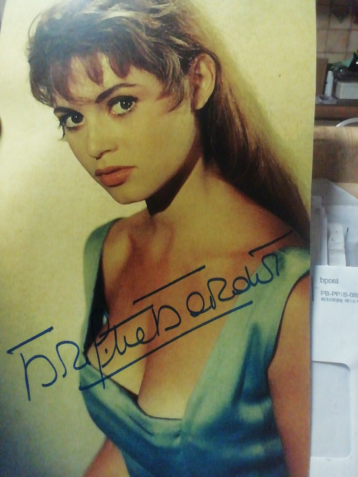 Brigitte Bardot met originele handtekening, Verzamelen, Muziek, Artiesten en Beroemdheden, Ophalen of Verzenden, Zo goed als nieuw