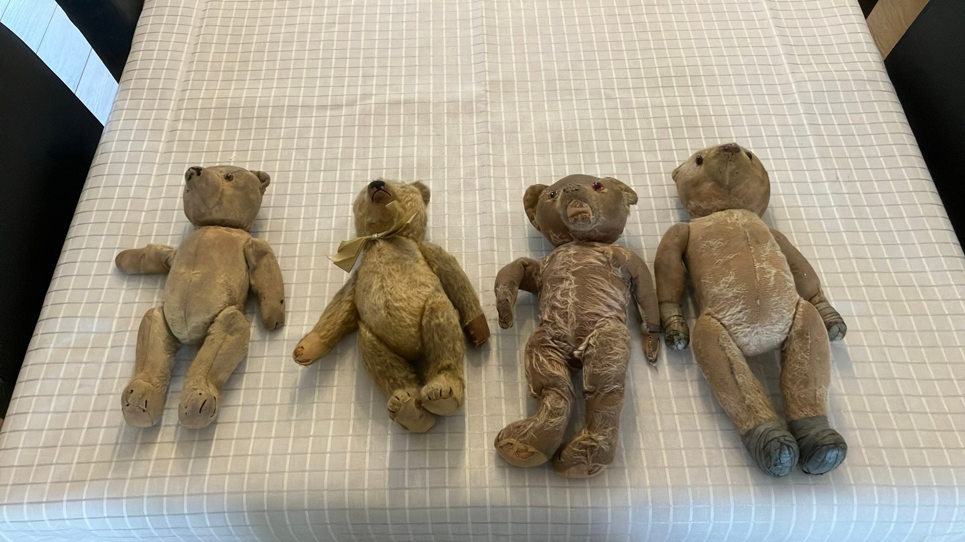 4 vieux ours en peluche, Antiquités & Art, Antiquités | Jouets, Enlèvement