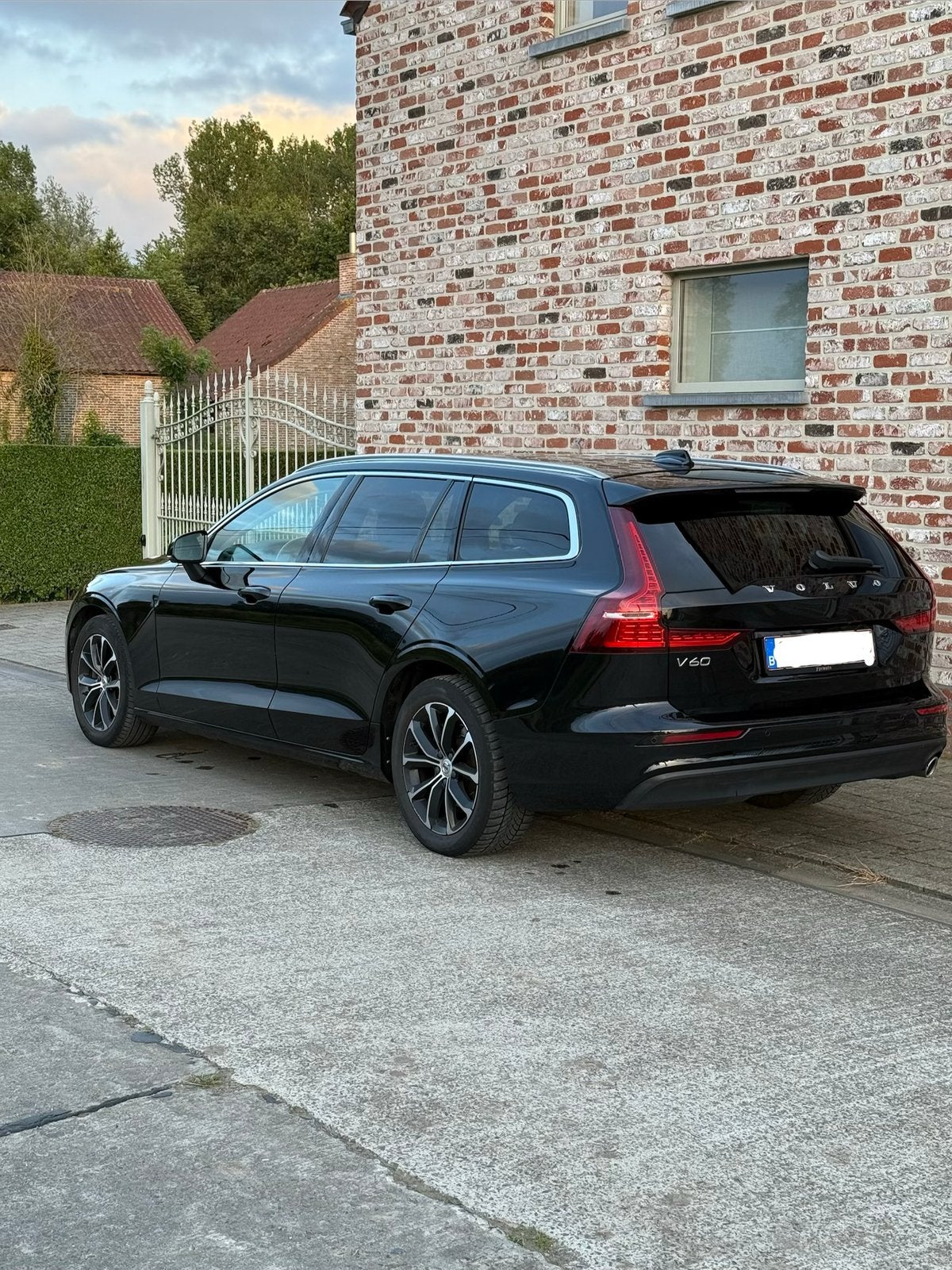 Volvo V60 D3 2020 – 179.000 km – Full Option, Auto's, 1969 cc, Zwart, Leder, V60