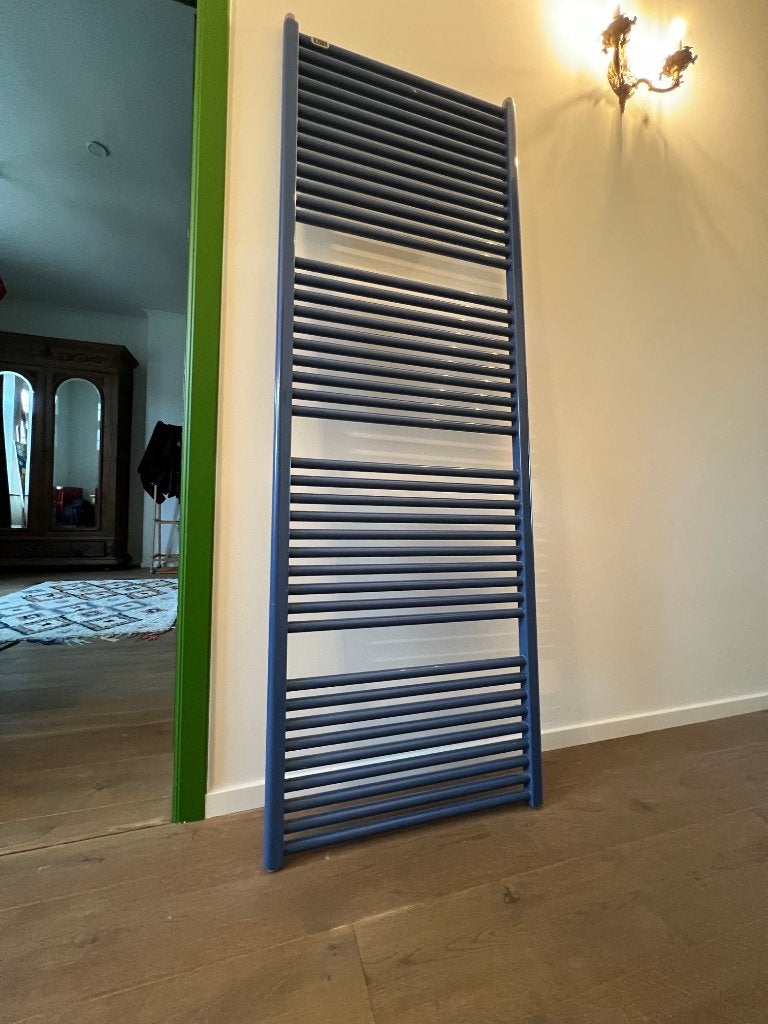 Radiateur décoratif Vasco bleu, état neuf, Moins de 60 cm, Comme neuf, Enlèvement, 80 cm ou plus