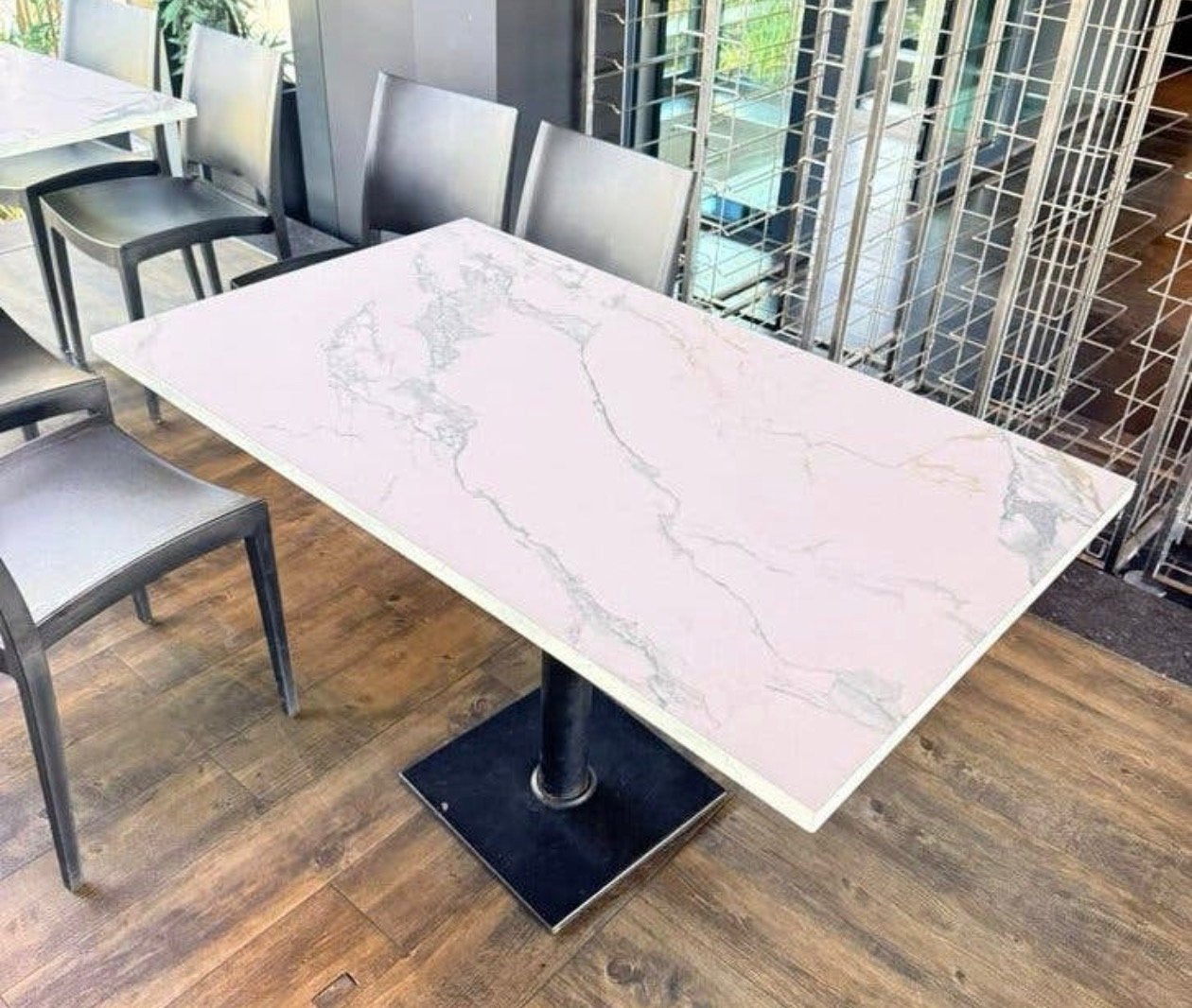 Partij Horeca Tafels in Marmerlook, Zakelijke goederen, Ophalen