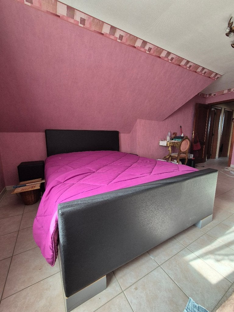 Boxspringbed met 2 nachttafels., Huis en Inrichting, Ophalen, Gebruikt, Tweepersoons, Zwart