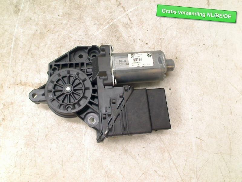 MOTEUR LEVE VITRE ELECTRIQUE ARRIÈRE GAUCHE Golf VI (5K1), Autos : Pièces & Accessoires, Arrière, Volkswagen, Volkswagen AG, Utilisé
