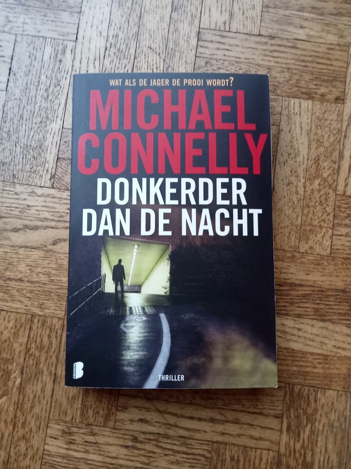 Michael Connelly: Donkerder dan de nacht, Ophalen of Verzenden, Gelezen