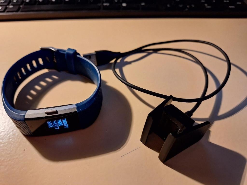Fitbit charge 2 bracelet de fitness armband, Sport en Fitness, Hartslagmeters, Ophalen, Zo goed als nieuw, Overige merken