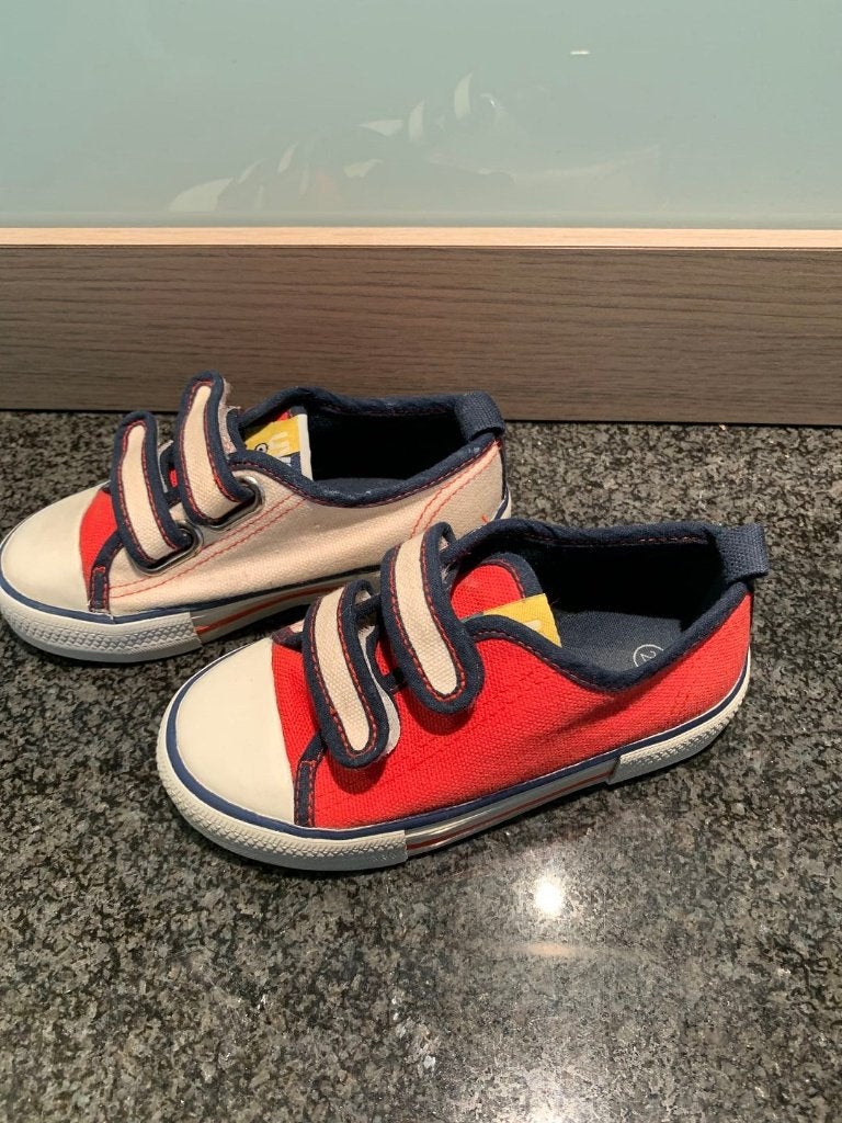 rood/ witte sneakers en blauwe sandalen maat 28, Jongen of Meisje, Overige typen, Ophalen of Verzenden, Zo goed als nieuw