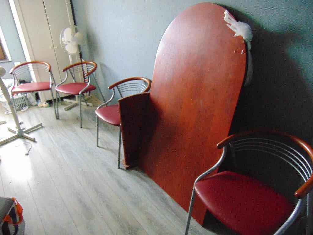 a vendre table et 4 chaises, Maison & Meubles, 100 à 150 cm, Cinq personnes ou plus, Cerisier, Enlèvement