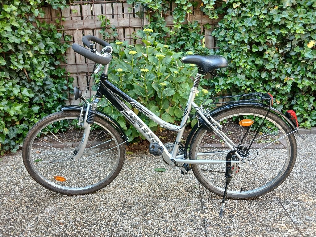 Te koop meisjes/dames fiets, nagenoeg nieuw., Velgrem, Versnellingen, 56 cm of meer, Zo goed als nieuw