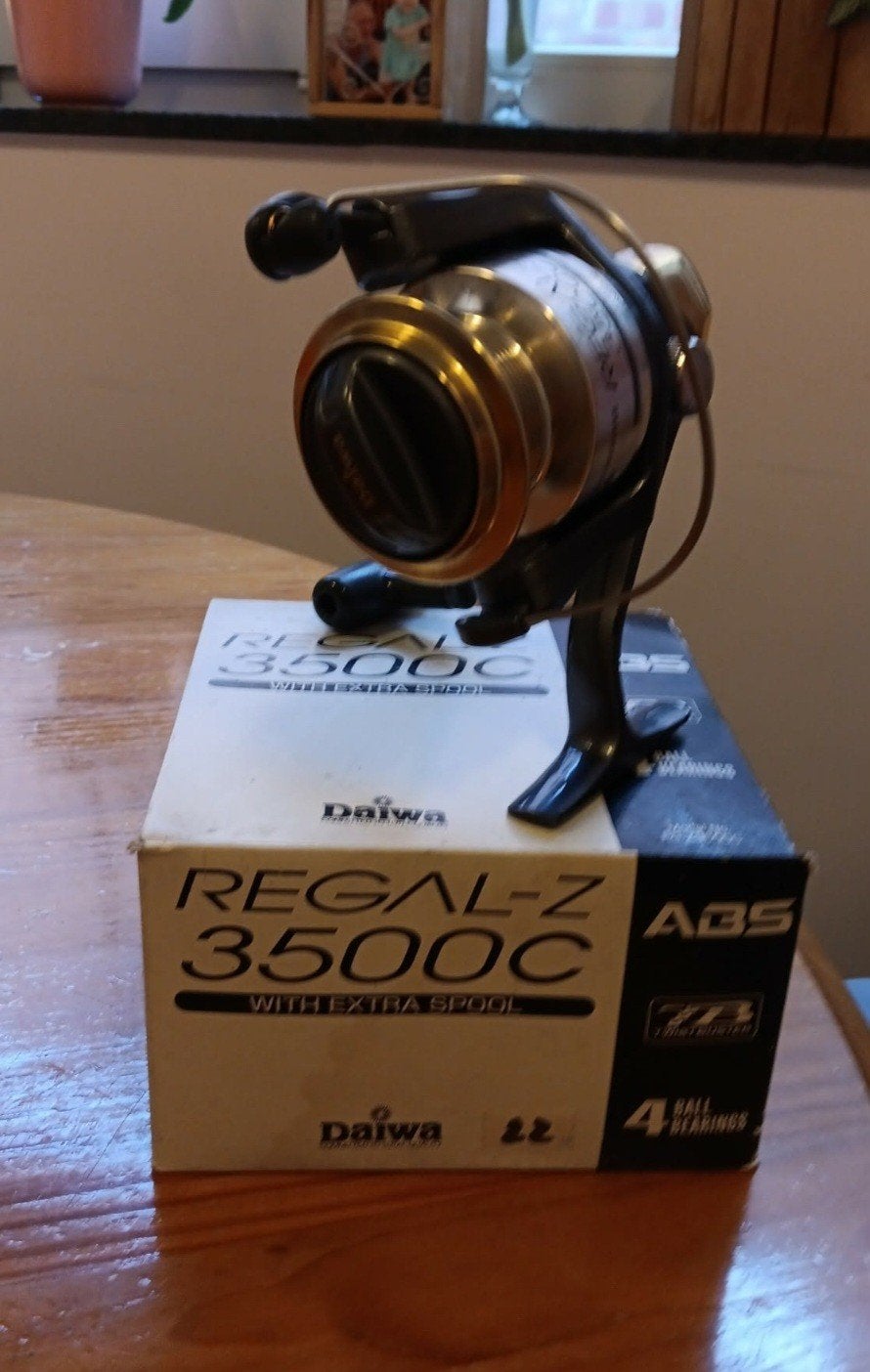 Daiwa Regal-Z 3500 C, Watersport en Boten, Ophalen, Nieuw