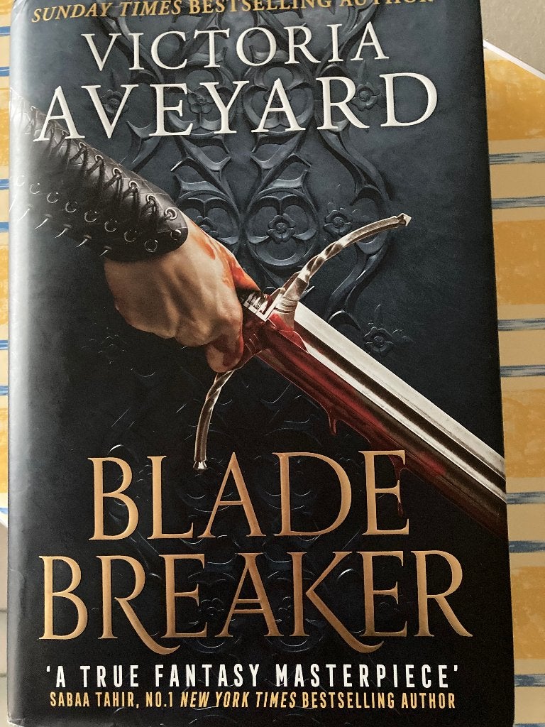 Blade Breaker Engels hardcover, Boeken, Ophalen, Gelezen, Victoria Aveyard