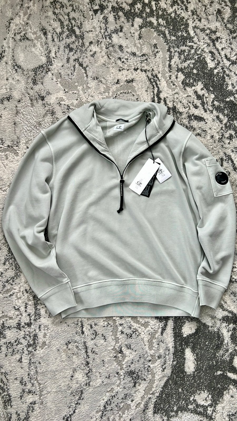 C.P. Company 1/3 Zip Up Crewneck Medium NIEUW, Kleding | Heren, Ophalen of Verzenden, Nieuw, Maat 48/50 (M), Grijs