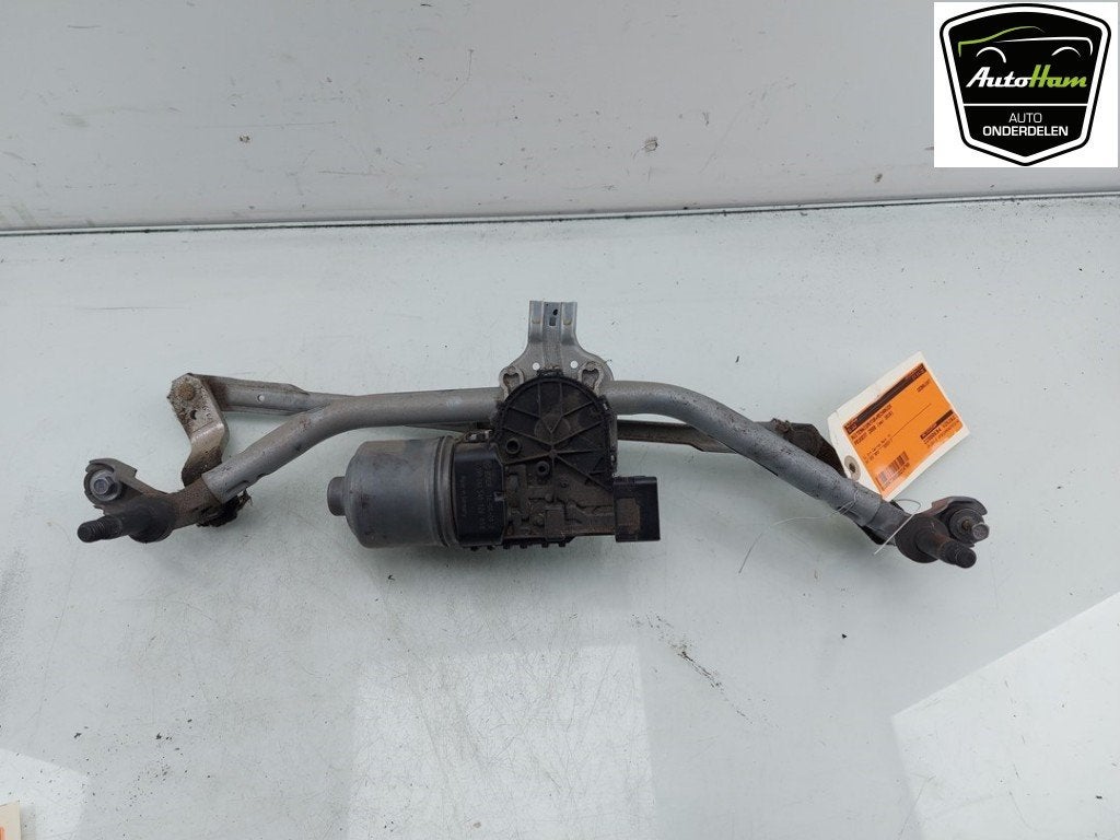 MOTEUR + TRINGLERIE ESSUIE GLACE AVANT Peugeot 2008 (CU), Robert Bosch AG, Utilisé, Robert-Bosch-Allee 1
74232  Abstatt, DE, Engineering@bosch.com