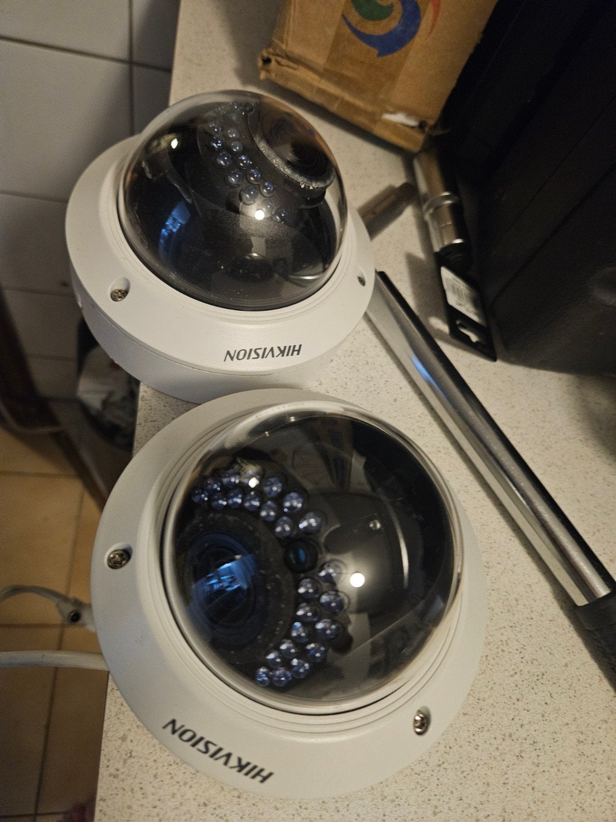 caméra  Hikvision, Enlèvement