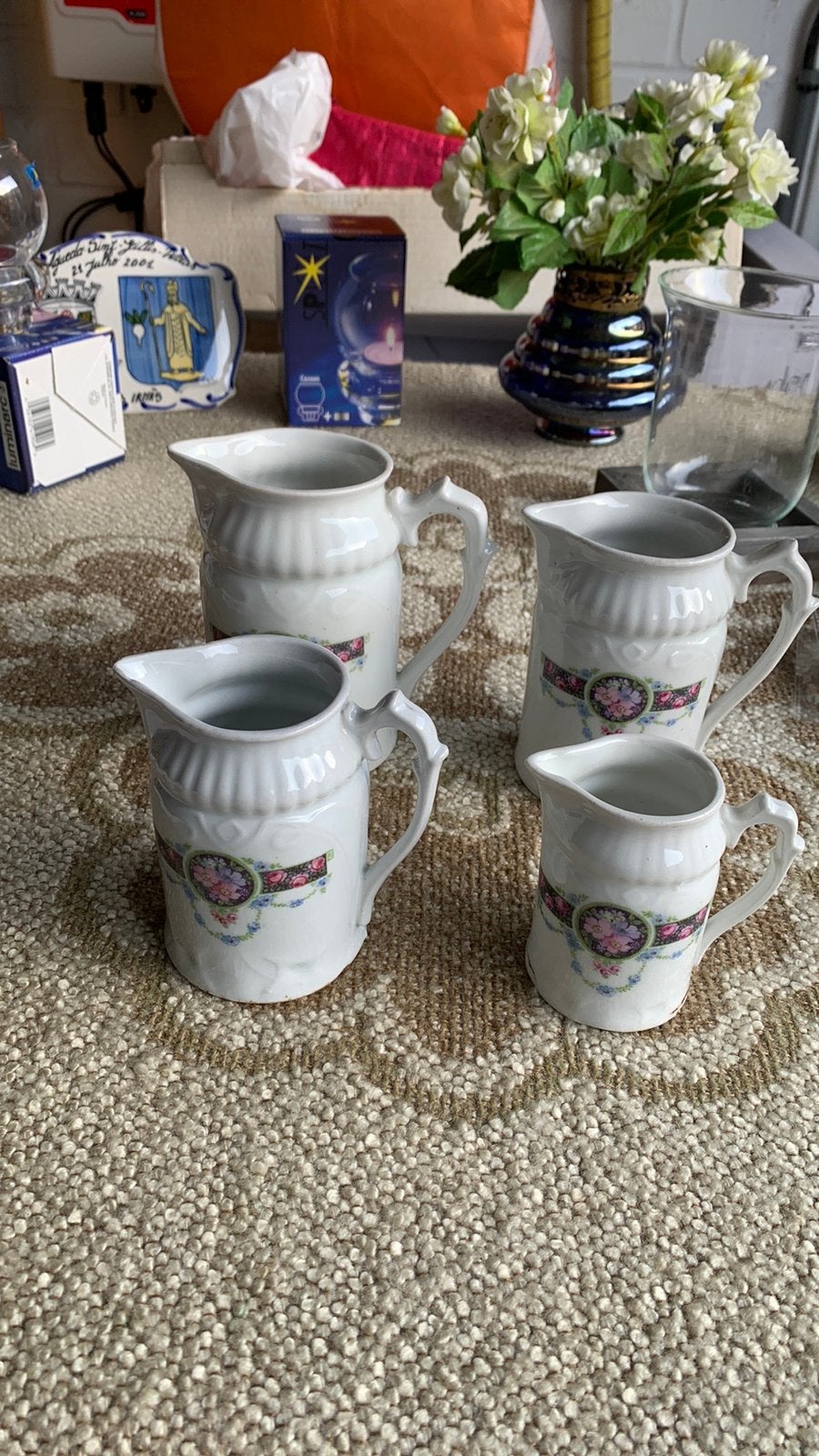 Set van 4 romantische melkkannetjes, Ophalen