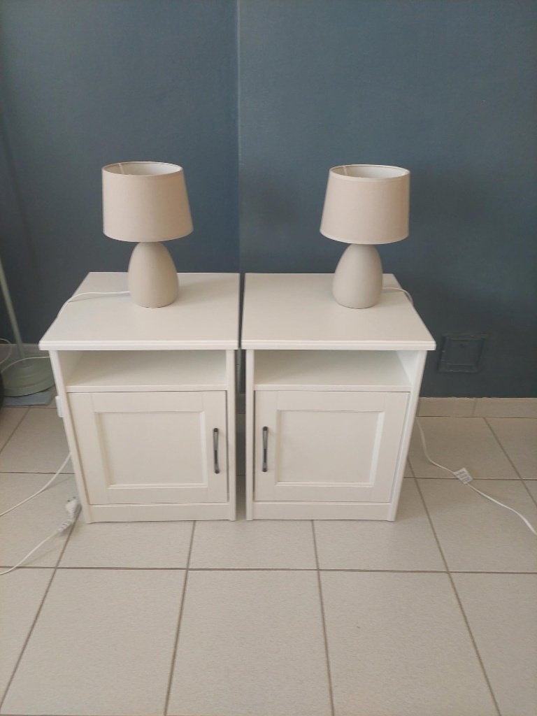 2 witte houten nachtkastjes, als nieuw, Ophalen