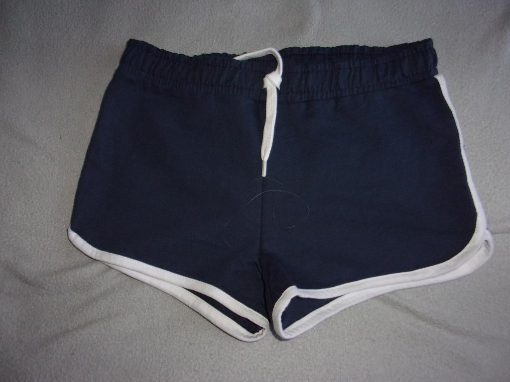 SPLINTERNIEUW meisjes shortje. Maat 140, Broek, C&A, Meisje, Nieuw