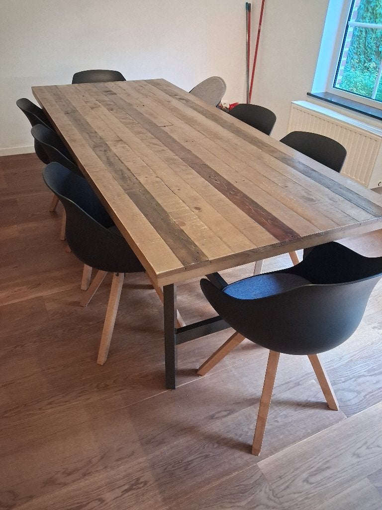 Table Ikea et 8 chaises bon état, Maison & Meubles, Enlèvement
