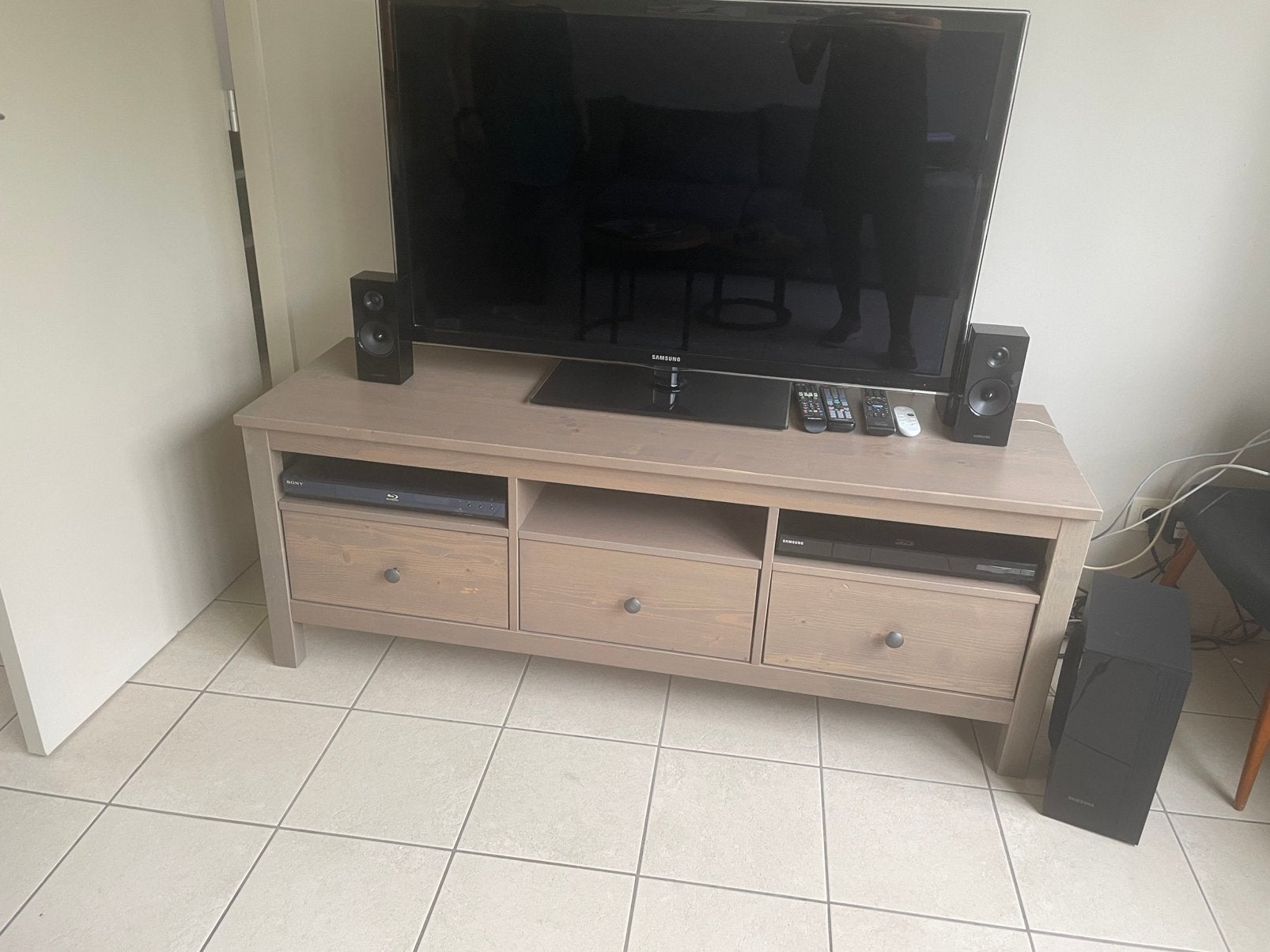 Smarttv en subwoofer en 2 surround speakers en meubelstuk), Ophalen, Gebruikt