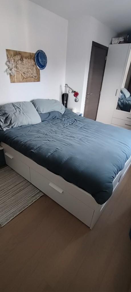 Cadre de lit blanc avec tiroirs, Maison & Meubles, Queen size, Comme neuf, Enlèvement, 200 cm