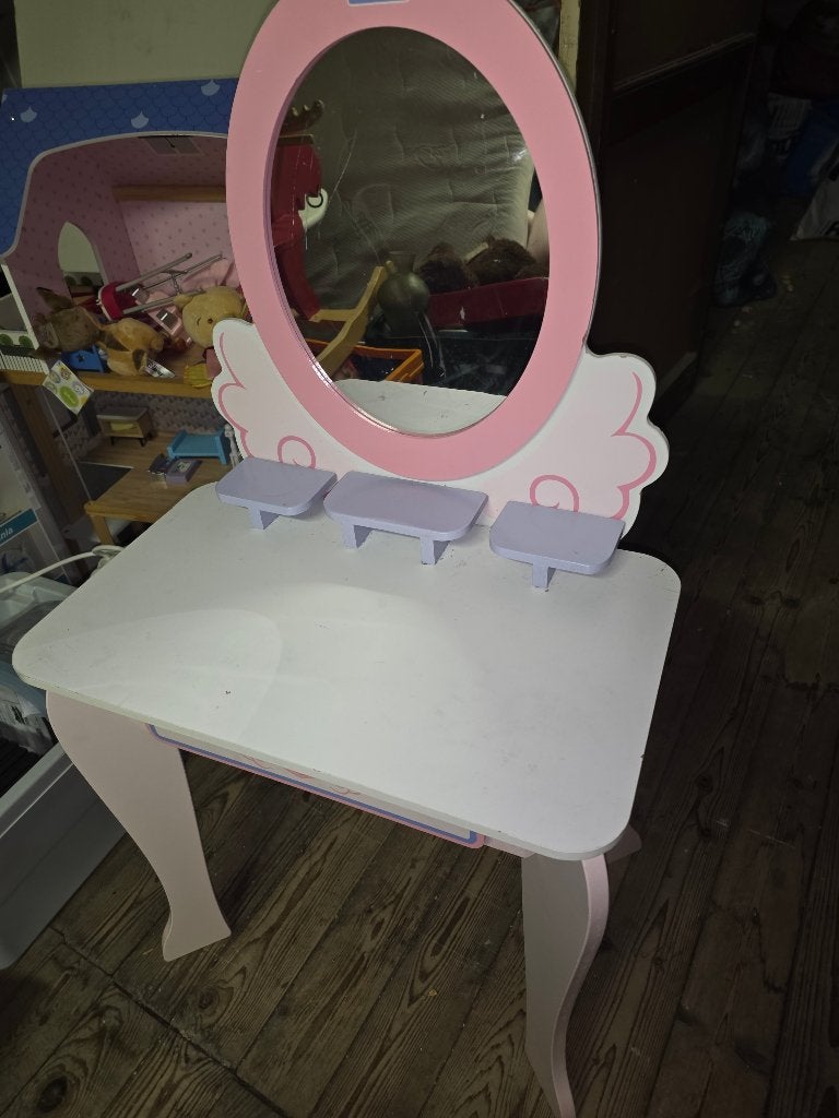 Make up tafeltje, Kinderen en Baby's, Speelgoed | Speeltafels, Ophalen, Gebruikt