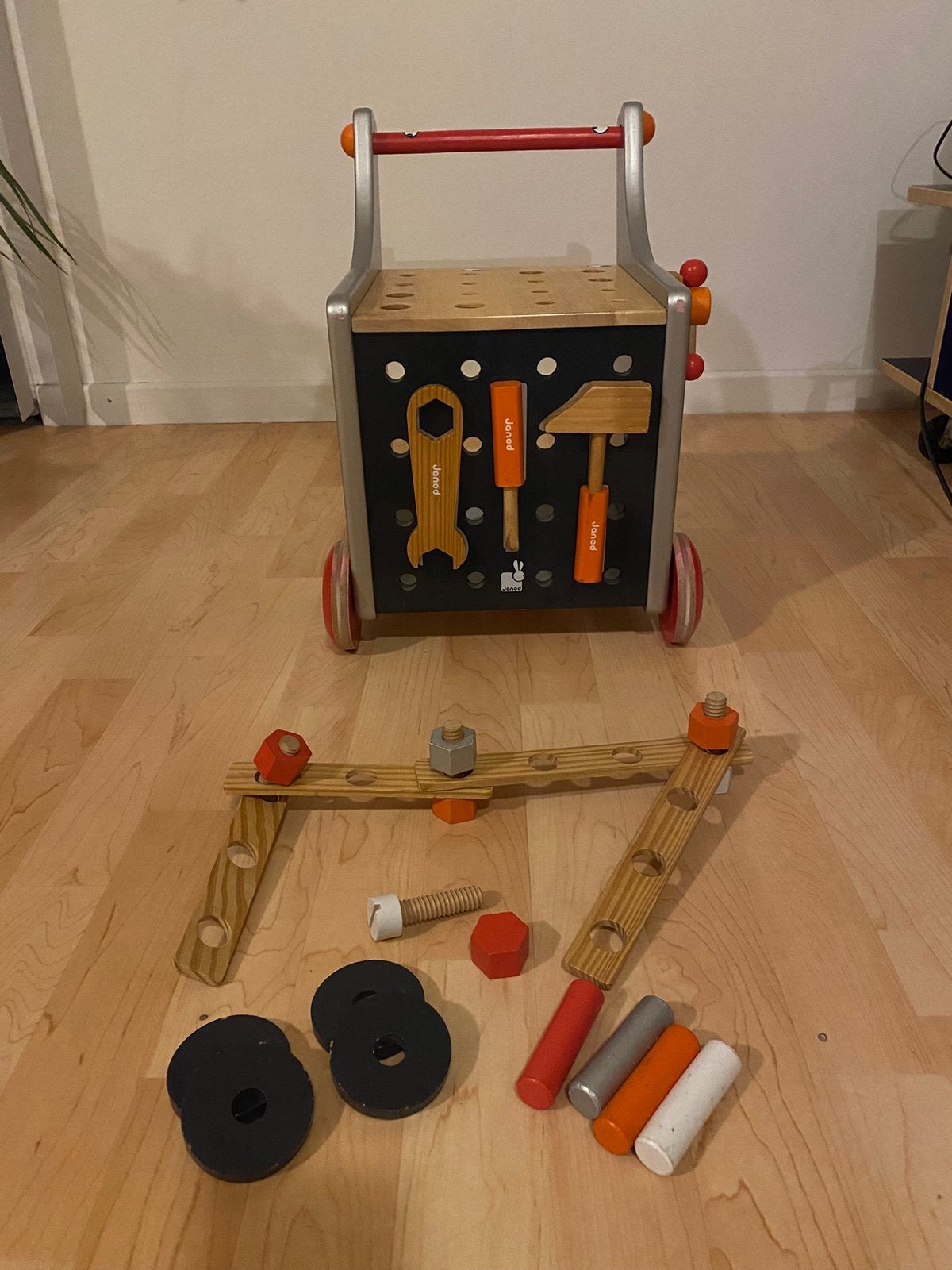 Houten gereedschapstrolley Bricokids Janod, Kinderen en Baby's, Speelgoed | Houten speelgoed, Ophalen, Gebruikt, Rij- of Hobbelspeelgoed
