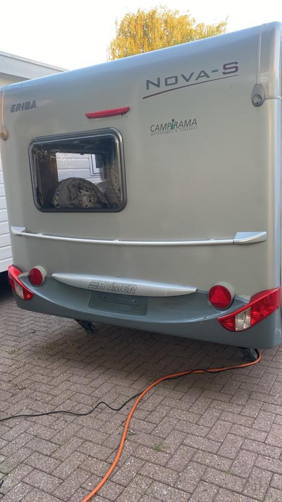 Eriba hymer nova-s690, Caravans en Kamperen, Caravans, Particulier, tot en met 6, 2000 kg en meer, Rondzit, Eriba, Frans bed, Vast bed