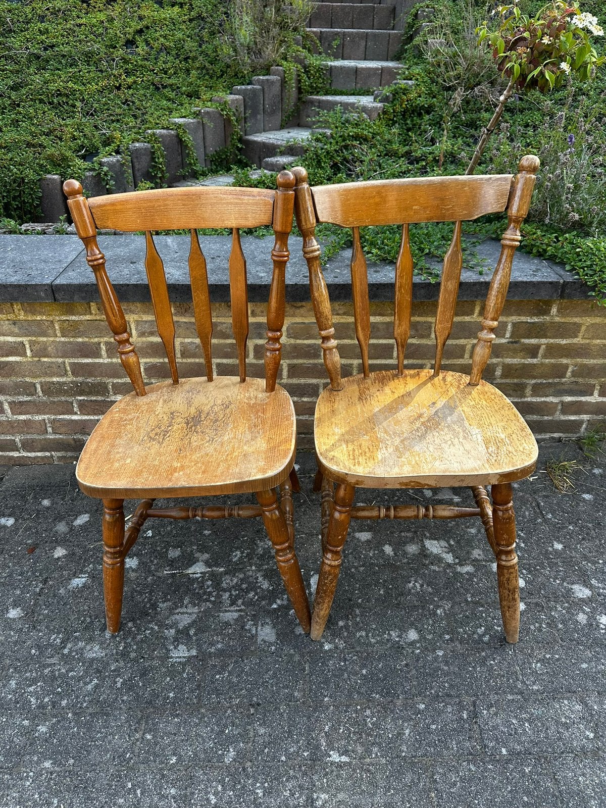 3 chaises de café gratuites, Enlèvement