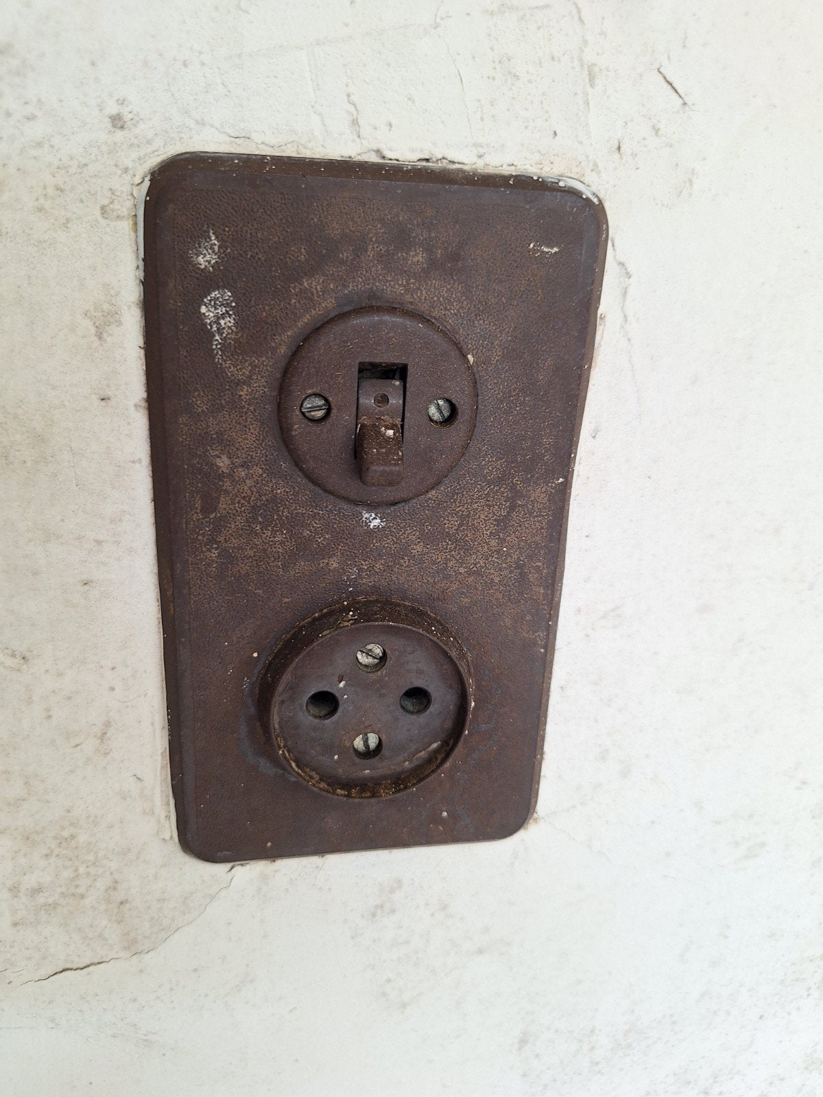 Bakeliet lichtknoppen en stopcontacten, Ophalen of Verzenden, Stopcontact