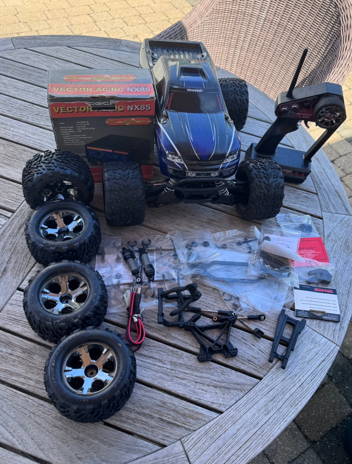 Stampede traxxas, Hobby & Loisirs créatifs, Enlèvement, Utilisé, Électro, Voiture off road