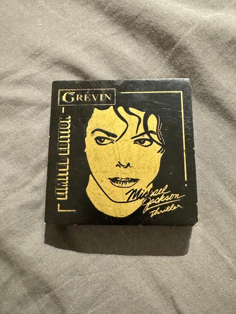 Mickael jackson Medaille musee grevin, Vêtements | Hommes, Ceintures, Enlèvement, Comme neuf