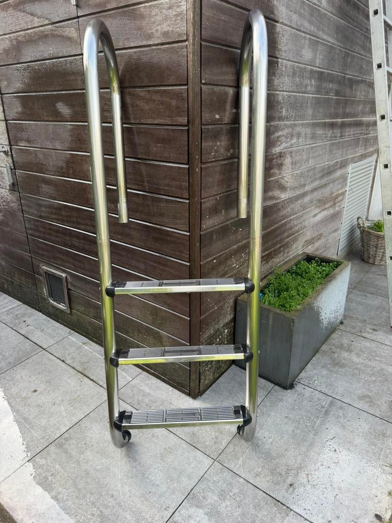 Zwembadtrap inox met instortankers, Ophalen of Verzenden, Zo goed als nieuw