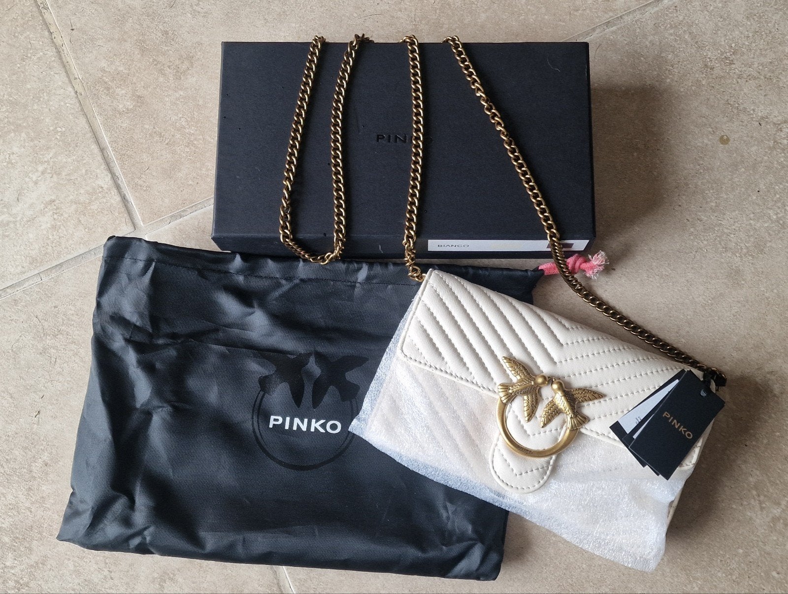 Handtas Pinko (nieuw)
Nieuw en nog nooit gedragen, je ka, Ophalen of Verzenden, Handtas
