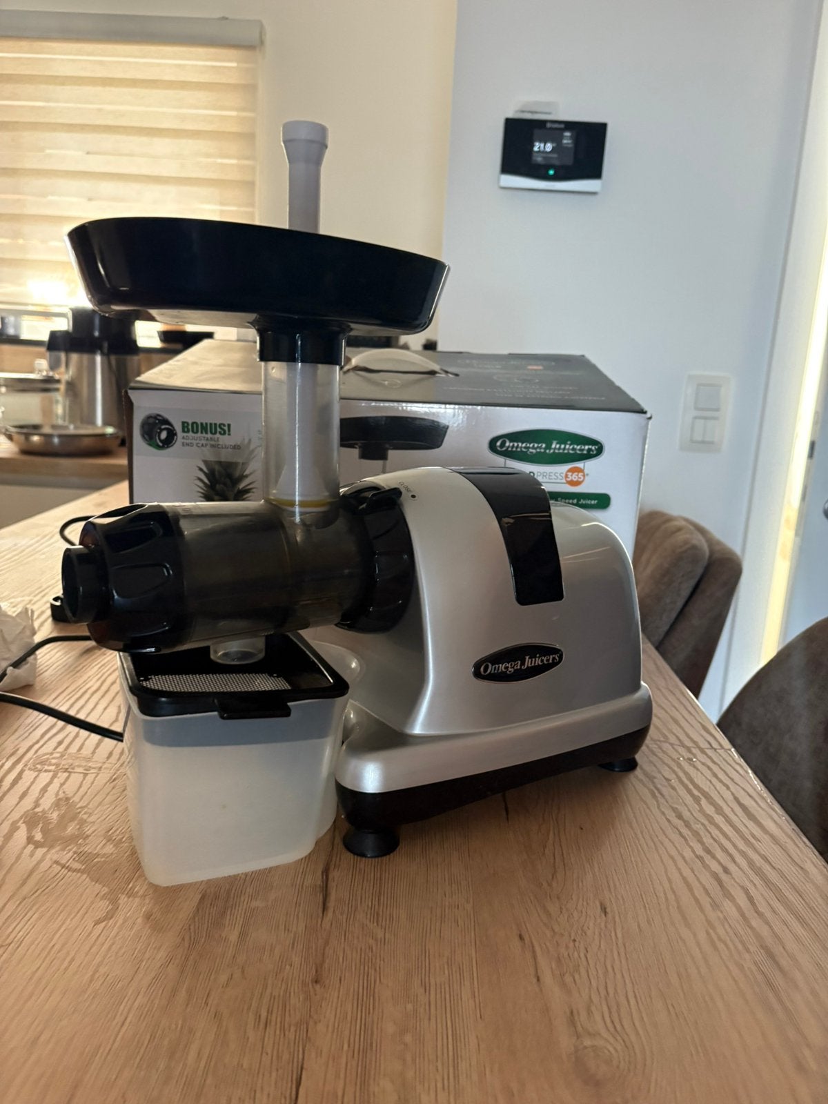 Extracteur de jus Omega J8227S – Excellent état – Avec boîte, Enlèvement, Comme neuf