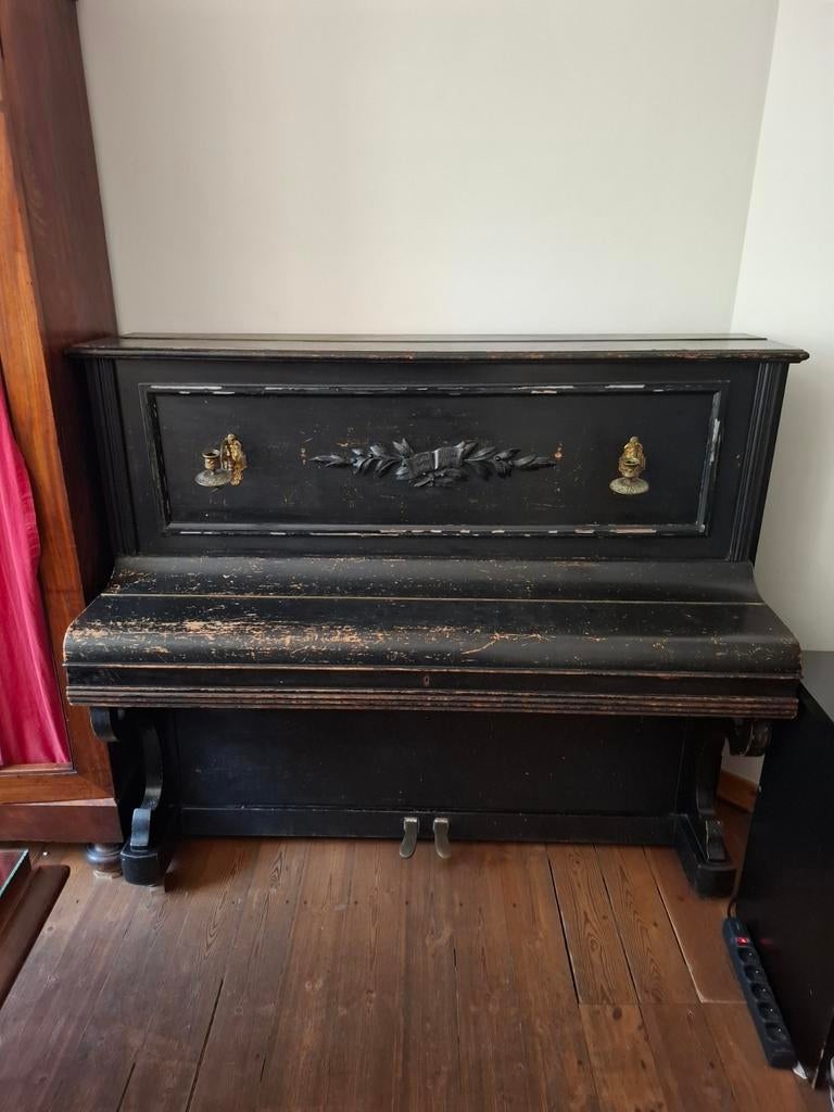 Piano droit noir gratuit  Free black uprigth piano, Enlèvement, Noir, Piano