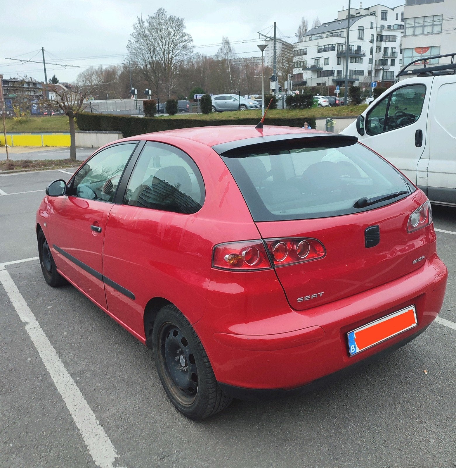 Seat Ibiza 1.4 essence, manuelle, avec ou sans contrôle, Autos, Rouge, Achat, Boîte manuelle, Ibiza