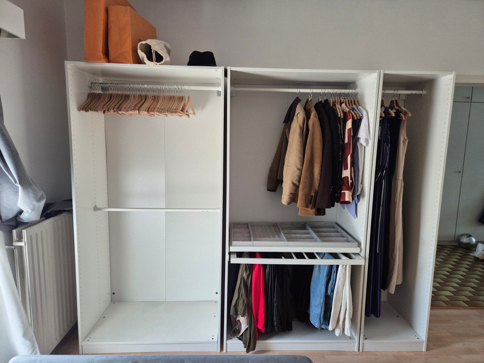 Penderie ikea, Enlèvement