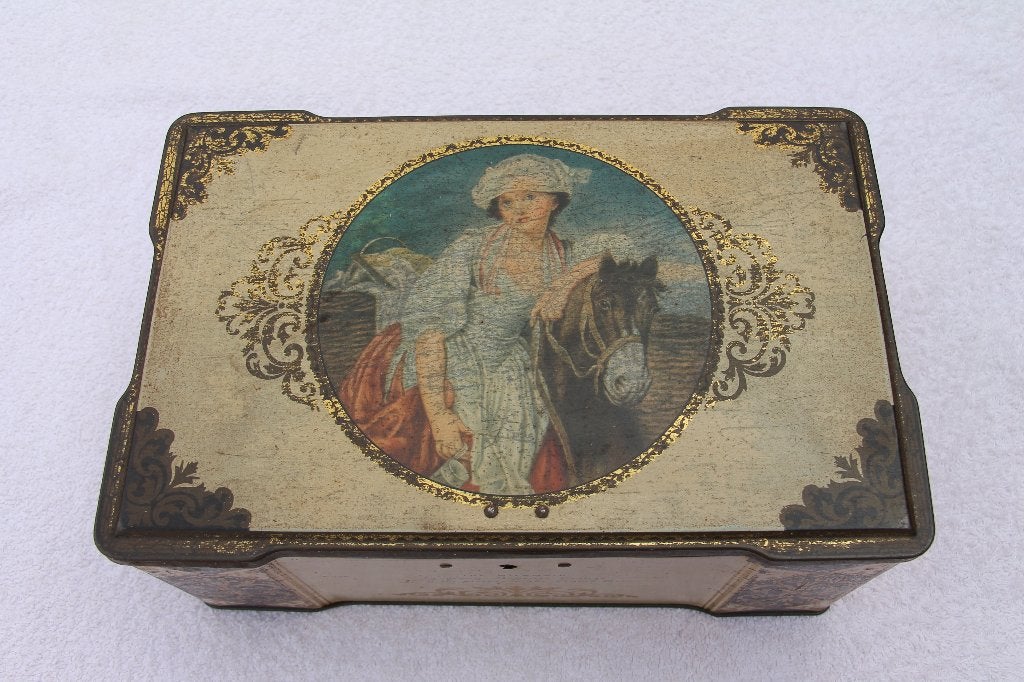 Blikken doos afb. THE MILKMAID BY JEAN B.   THORNE'S TOFFEE, Antiek en Kunst, Ophalen