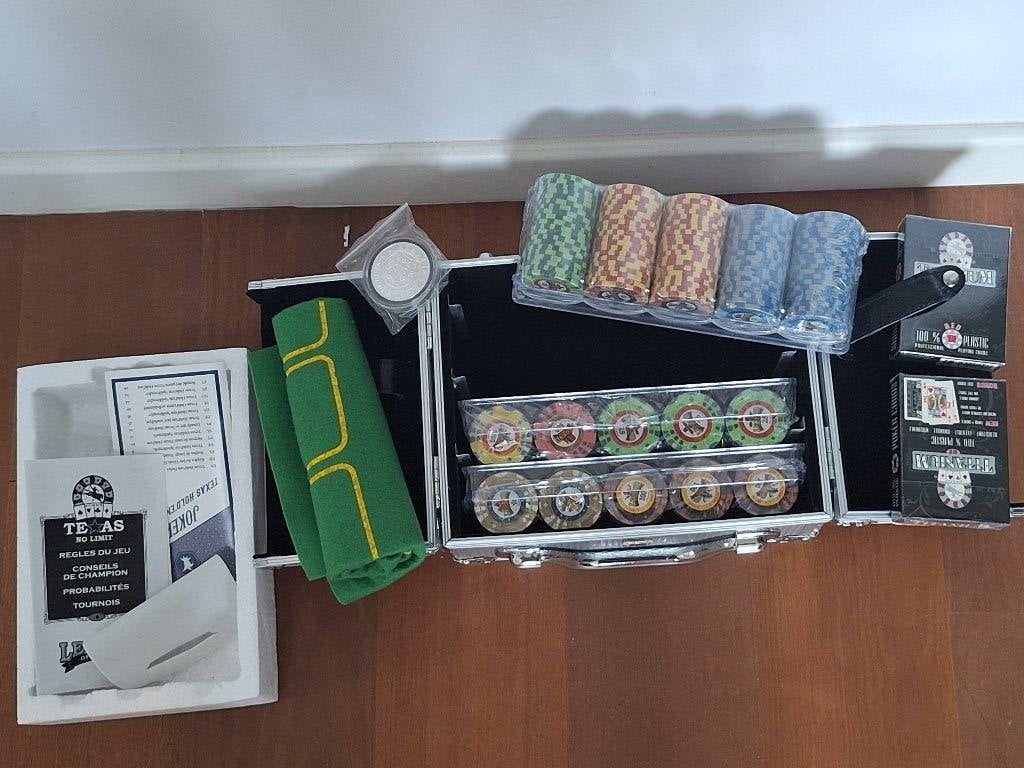 Coffret de 300 jetons de poker, Hobby en Vrije tijd, Gezelschapsspellen | Kaartspellen, Ophalen, Nieuw