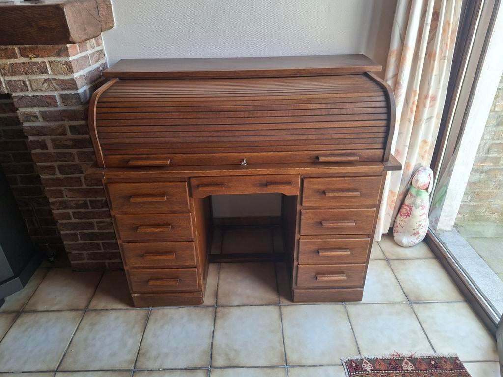 Oude rolluik bureau, Enlèvement