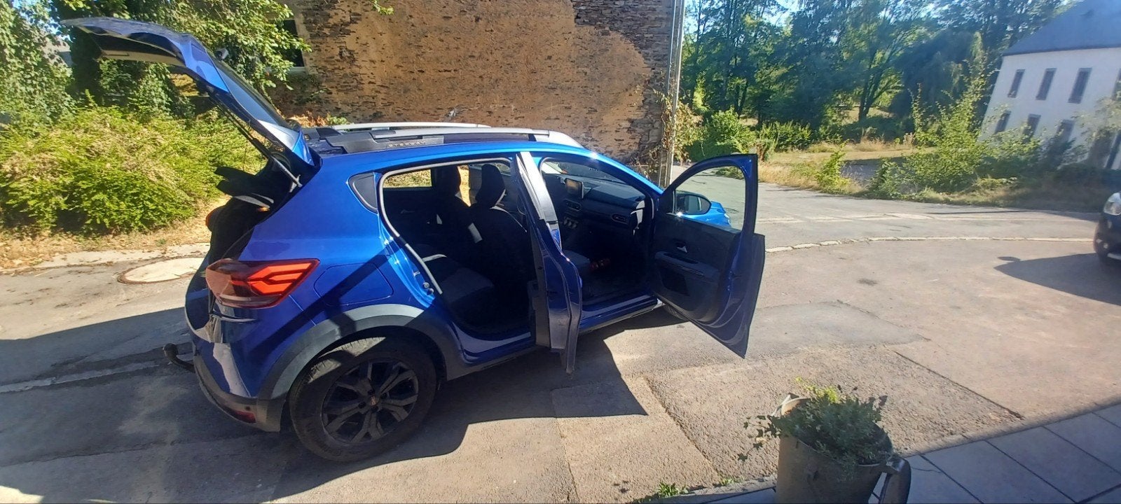 dacia sandero steepway blues Iron man, Autos, 90 kW, Achat, ABS, Boîte manuelle