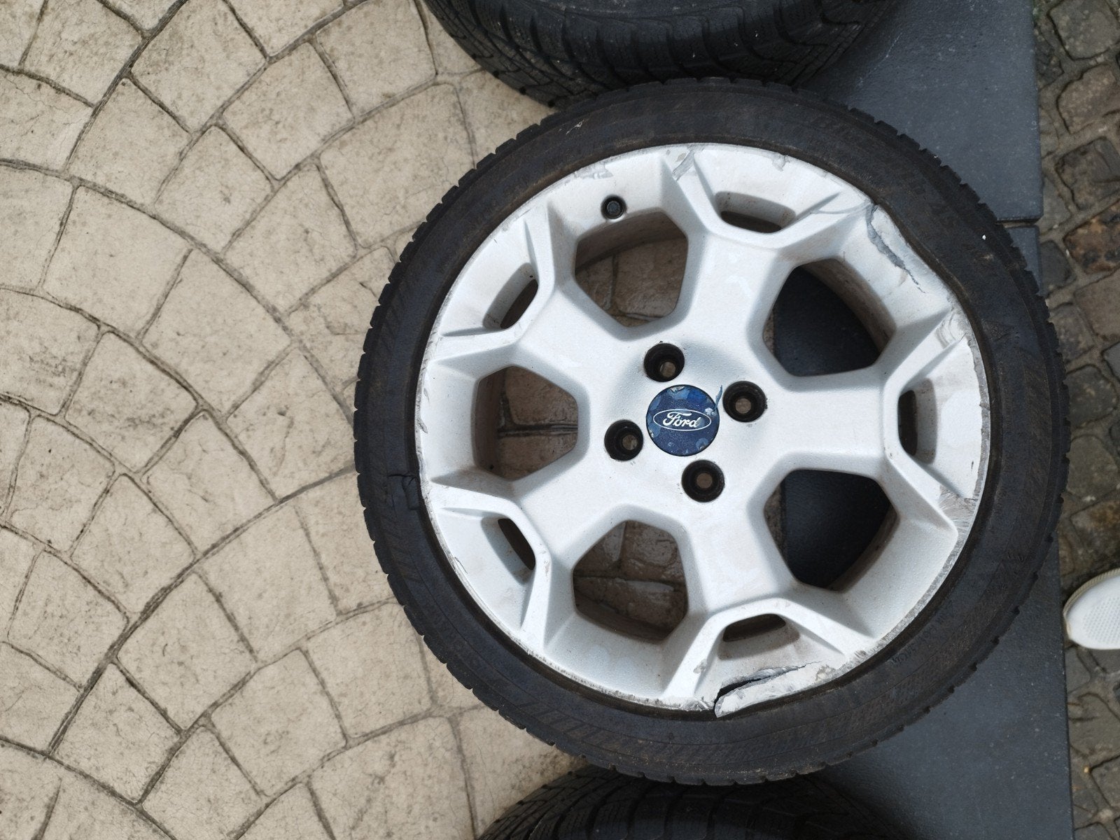 3 Jantes Ford Ka 4x98, Autos : Pièces & Accessoires, Enlèvement, 16 pouces, Pneu(s)