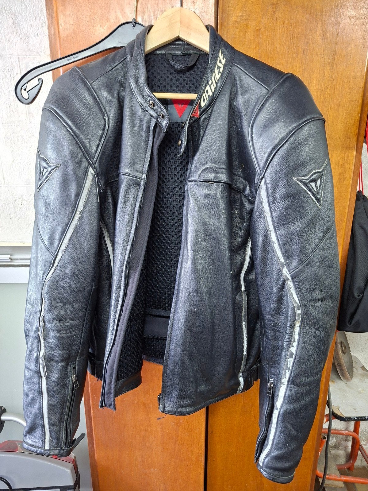Veste  en cuir  dainese, Motos, Enlèvement ou Envoi