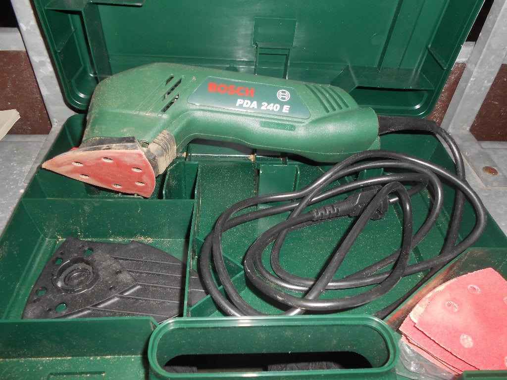 Ponceuse Bosch PDA 240E, Doe-het-zelf en Bouw, Gereedschap | Schuurmachines, Ophalen, Zo goed als nieuw, 1200 watt of meer, Vlakschuurmachine