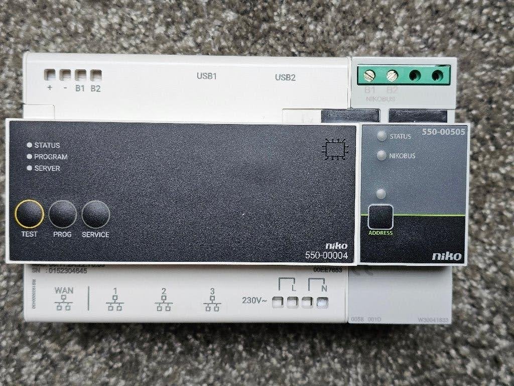 Niko HomeControl 1 - Nikobus (550-00004 + 550-00505), Bricolage & Construction, Enlèvement ou Envoi, Comme neuf, Relais